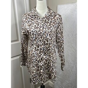 Chico's Animal Print No Iron Button Down Long Sleeve Shirt Size S Mob Wife